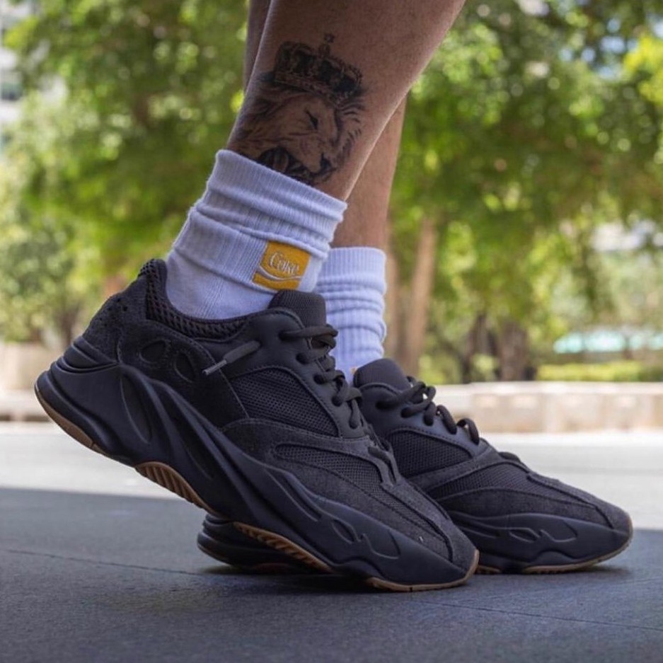 yeezy 700 shopee