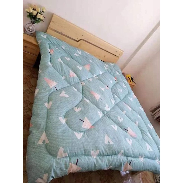 Brandnew Comforter, Queensize with Bag! Shopee Philippines