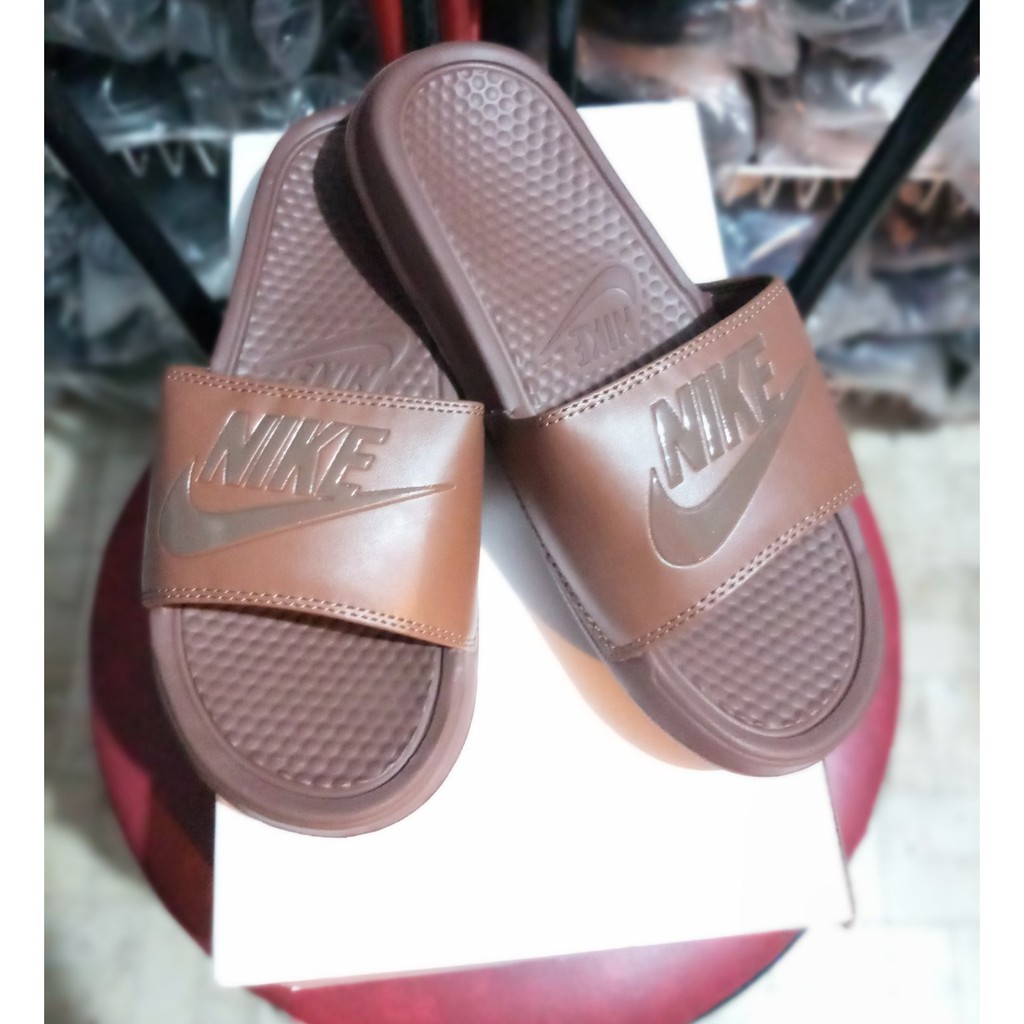 nike benassi brown