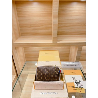 lv nba cloakroom dopp kit