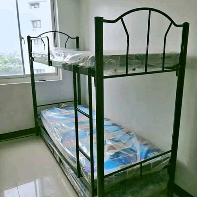 double deck bed with pull out