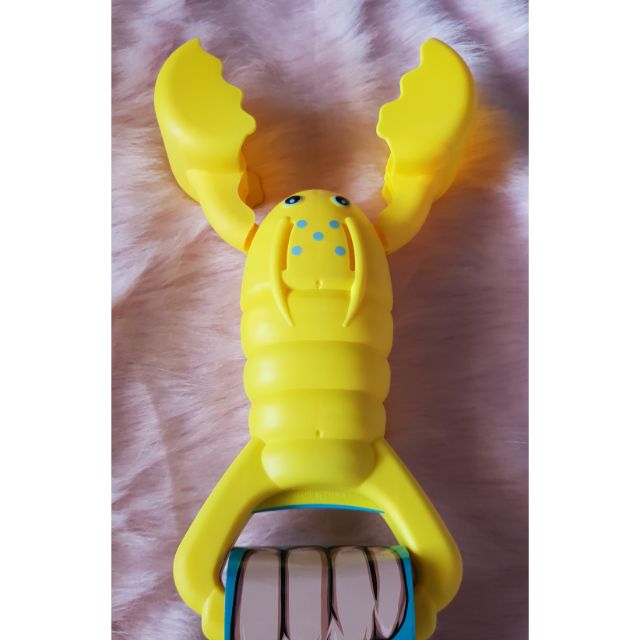 lobster grabber toy