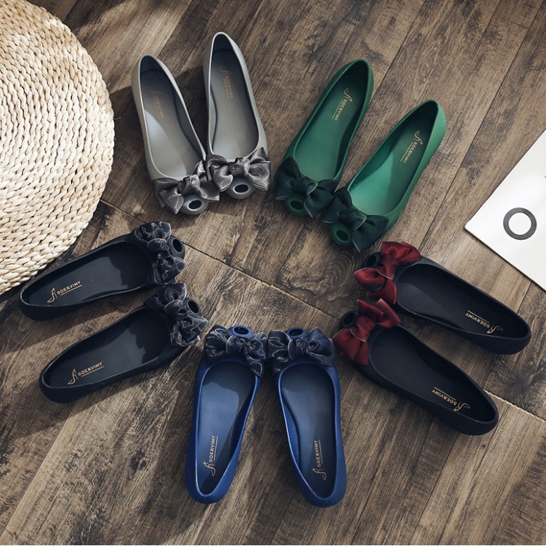 waterproof slip on shoes womens