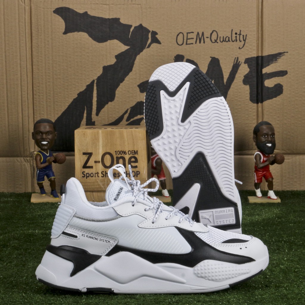 sports shoes rs