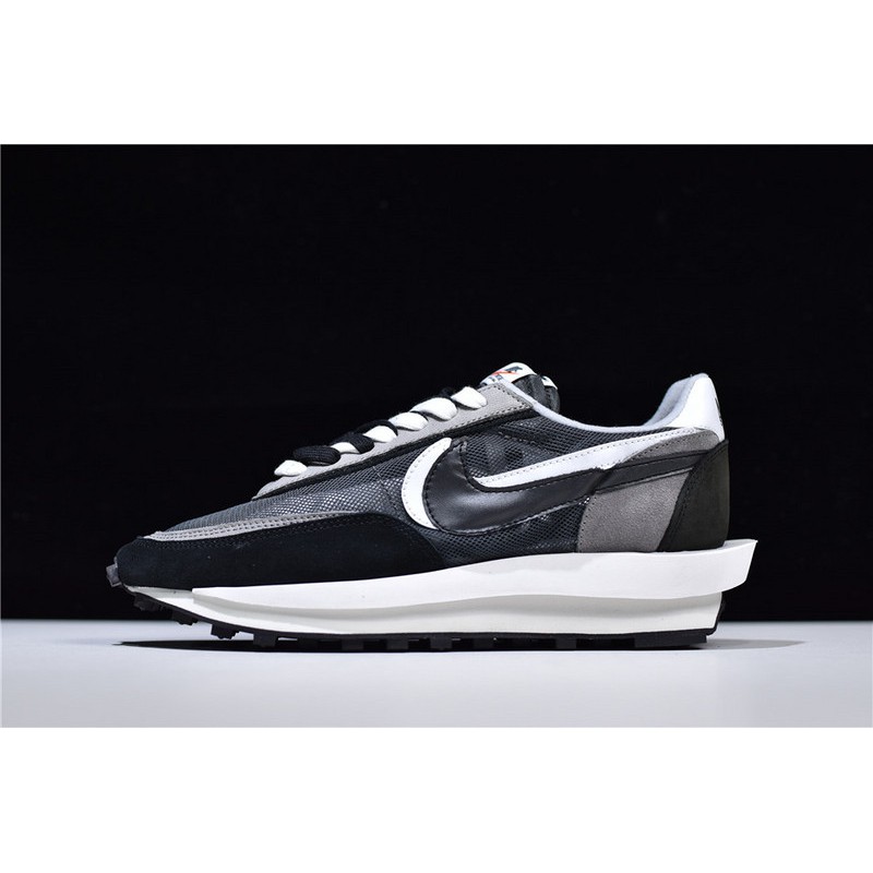 nike waffle sacai black