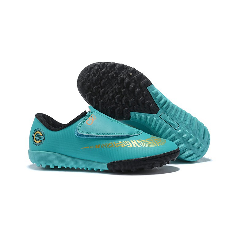 nike flat football shoes