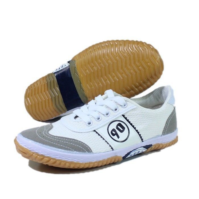 slip proof tennis shoes