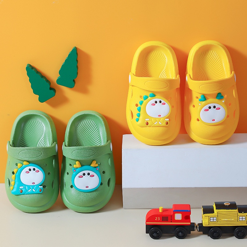 Girls slippers / summer cave shoes / new cartoon cute sandals for home use / beach soft bottom children's sandals