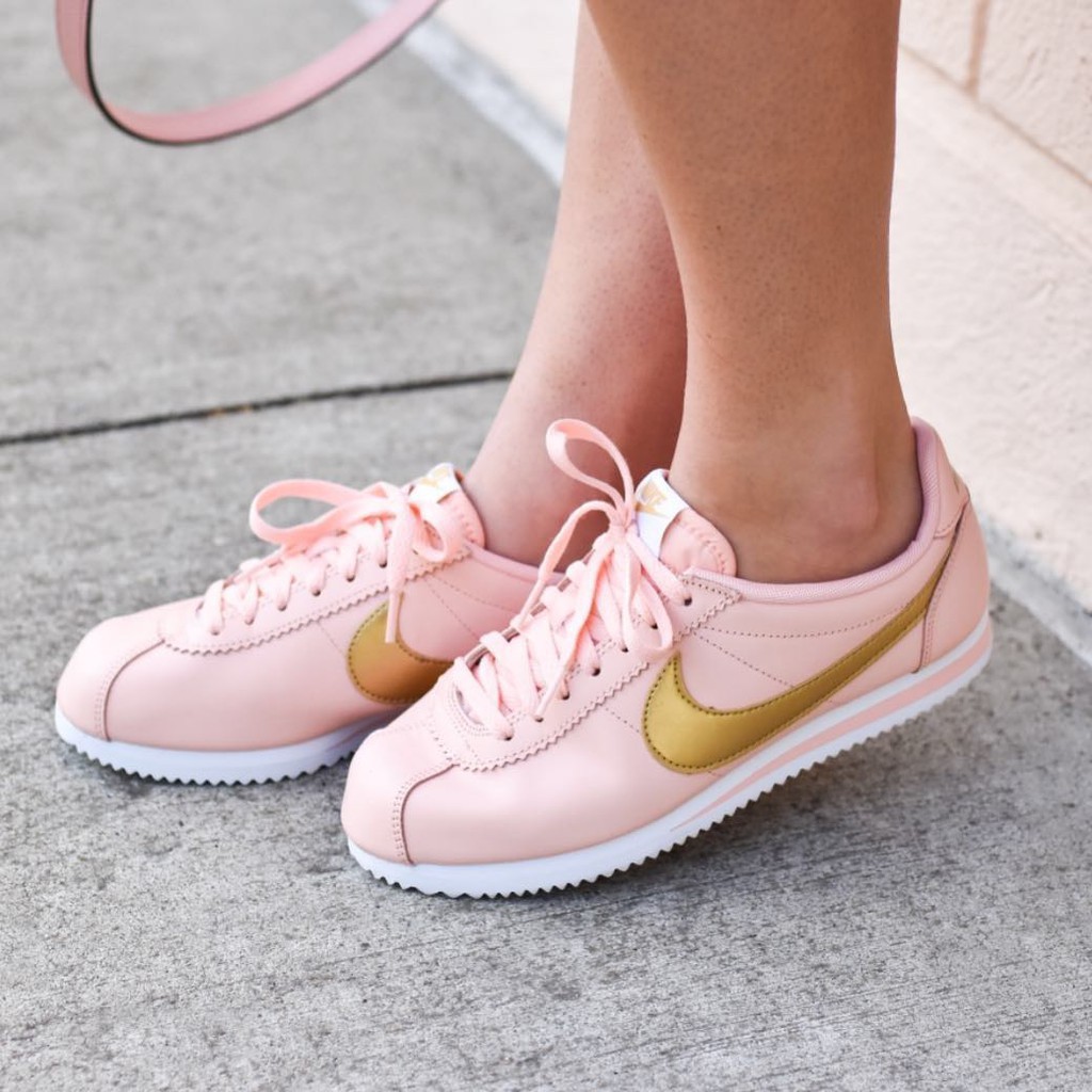 nike pink and gold shoes