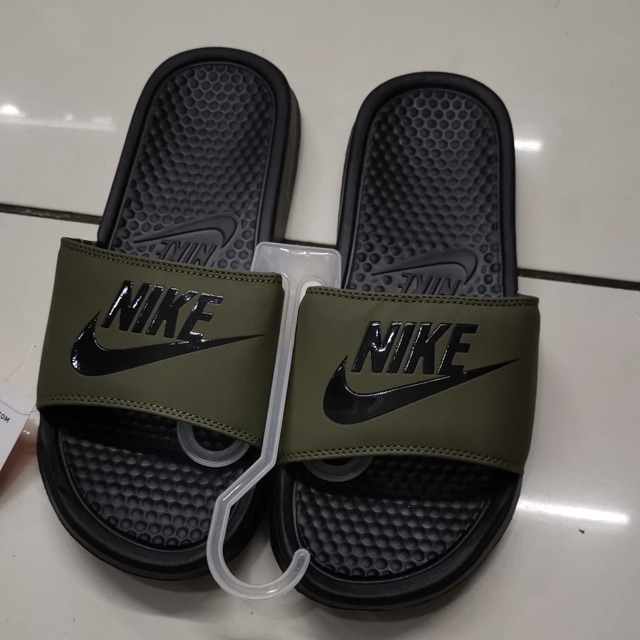 nike flip flop slippers for mens