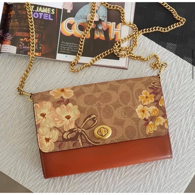 marlow turnlock chain crossbody