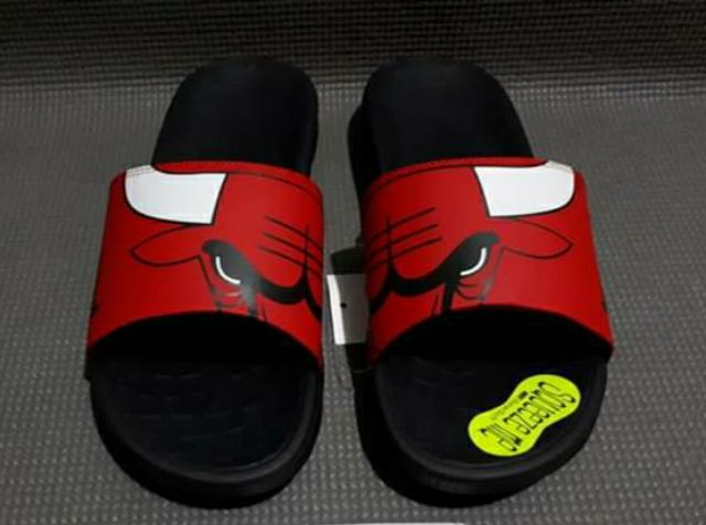 chicago bulls nike slides