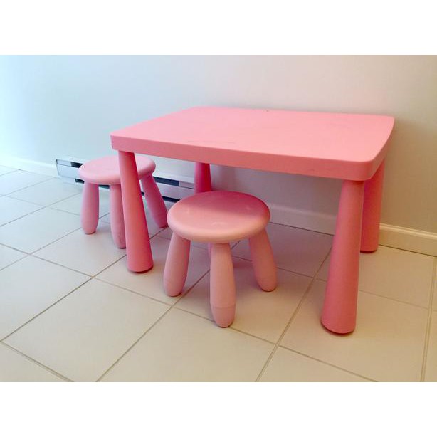 mammut children's table and chairs