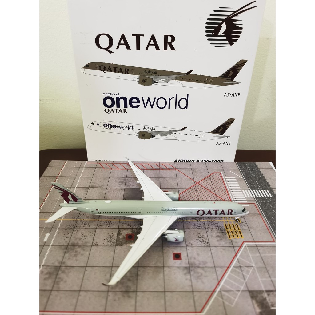 qatar airways diecast model