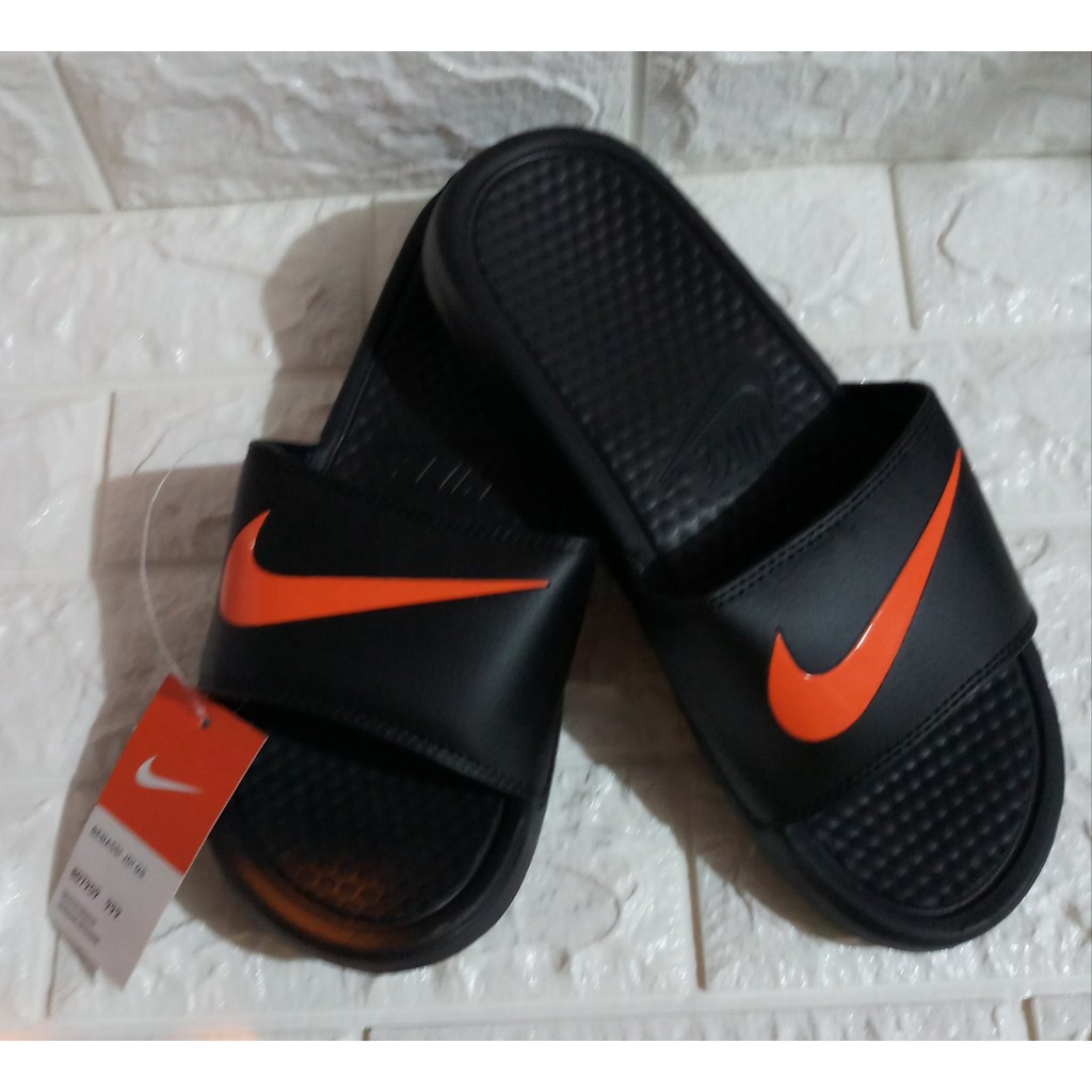 slippers nike benassi