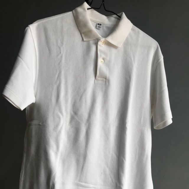 uniqlo white polo tee