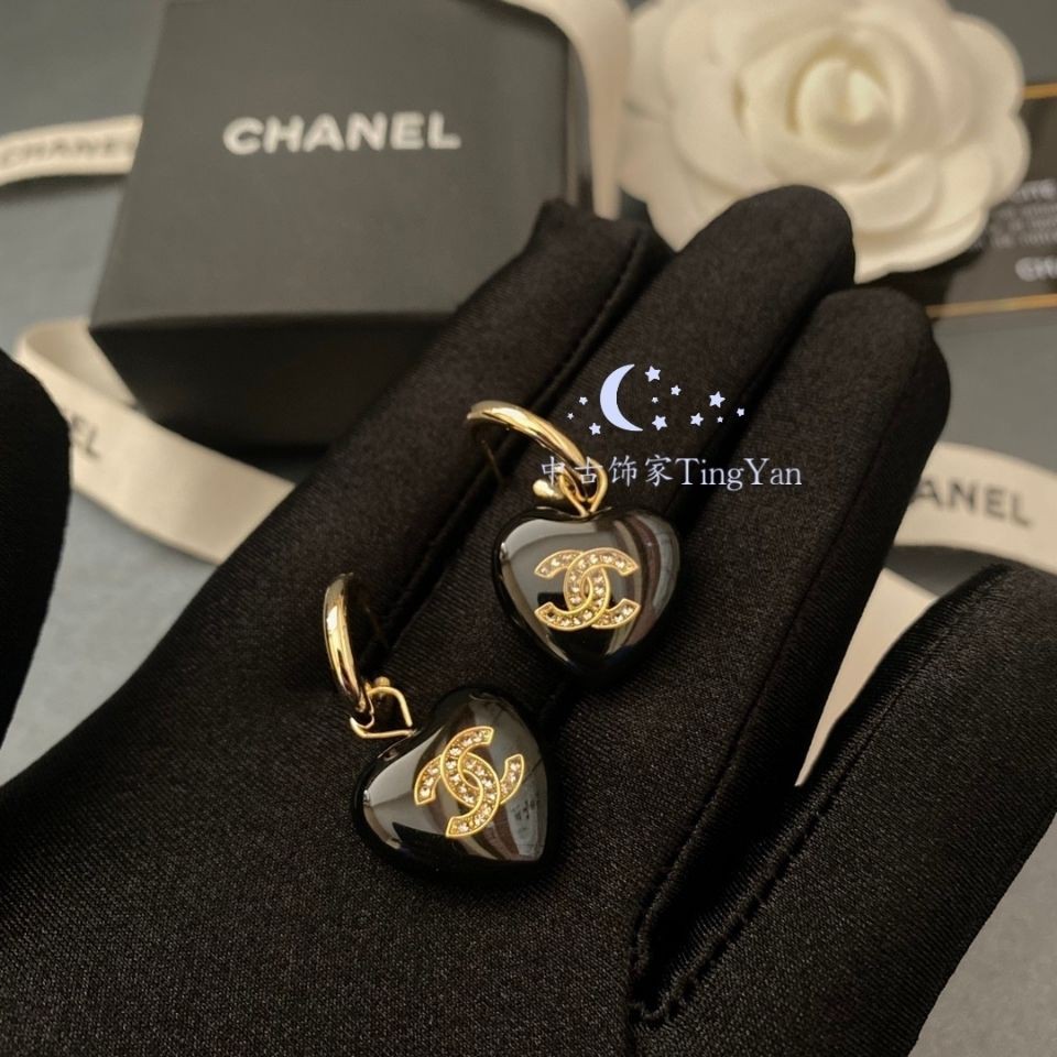 Chanel Small Fragrant Black heart Retro Sweet Earrings for women jewelry |  Shopee Philippines