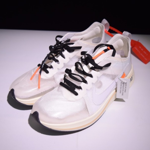 white nike zoom fly