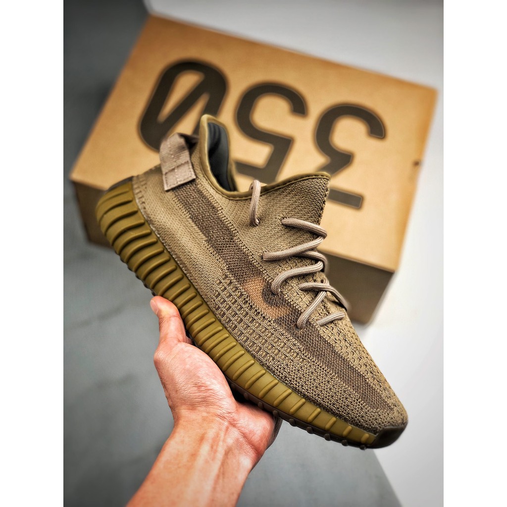 yeezy sports shoes