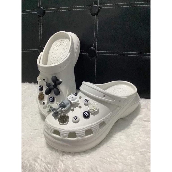 ADULT BAE CLOG WITH CUTE JIBBITZ Shopee Philippines