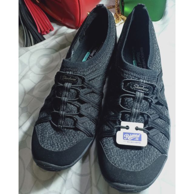 sketchers air cooled memory foam shoes