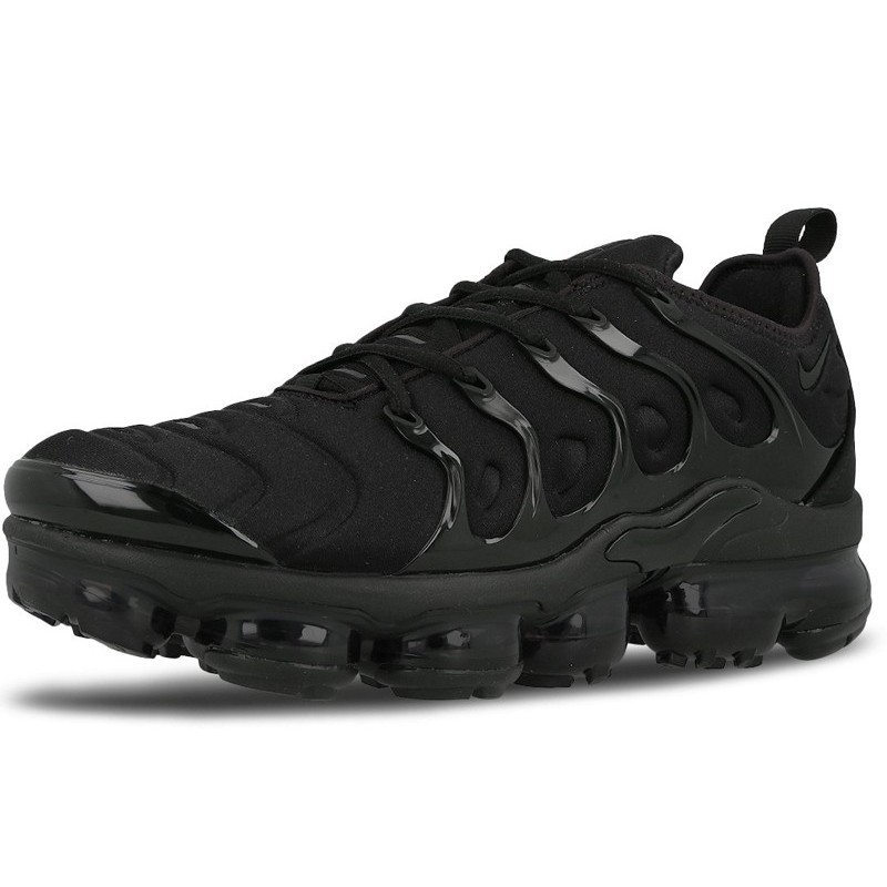 vapormax triple black mens