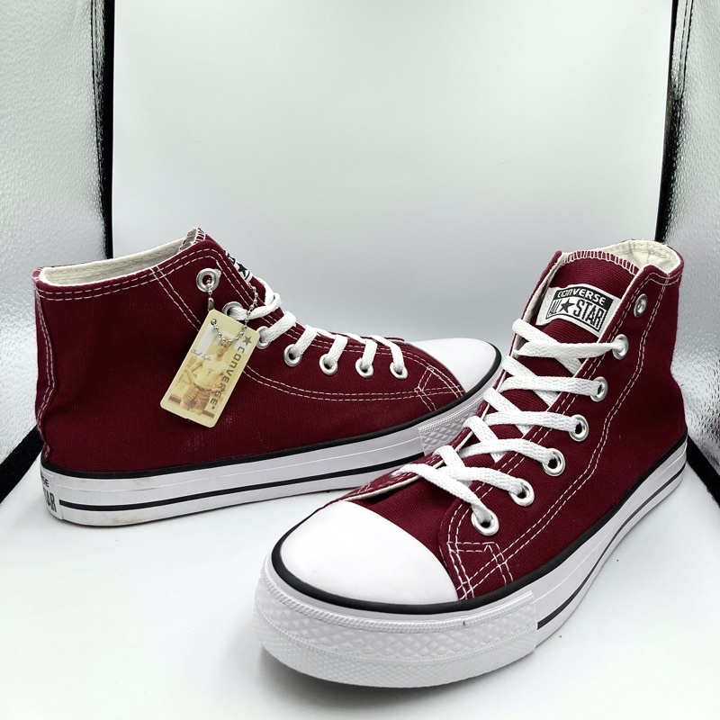 chuck taylor maroon