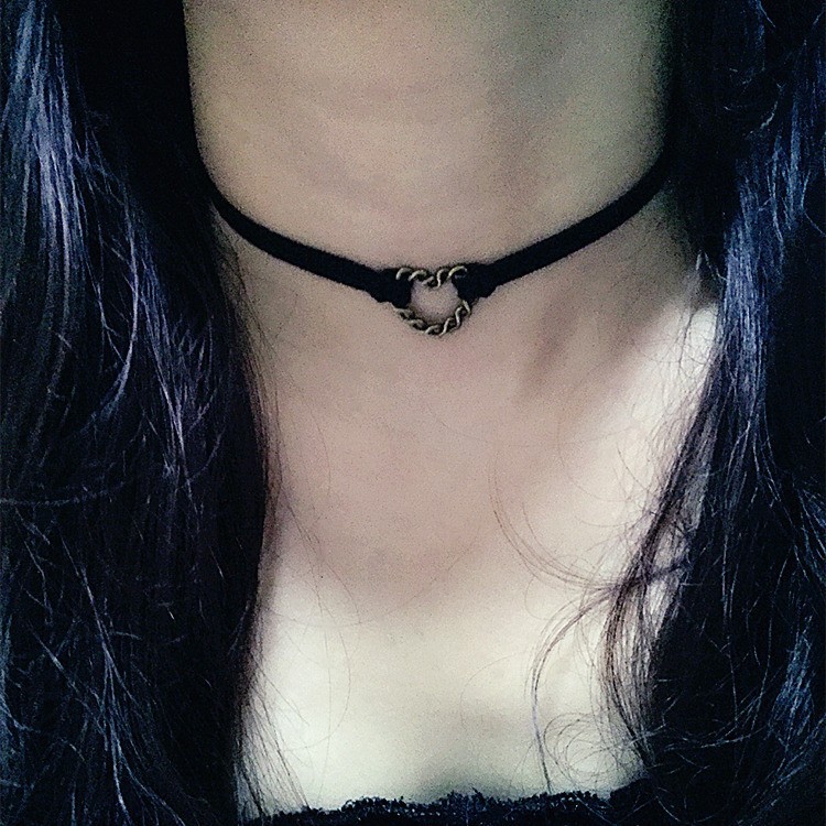 string necklace choker