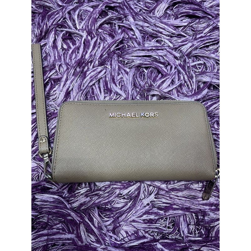 Authentic Michael Kors Wallet/Wristlet (with phone compartment) | Shopee  Philippines