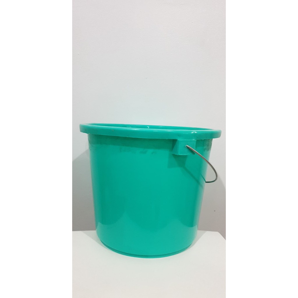 used plastic buckets