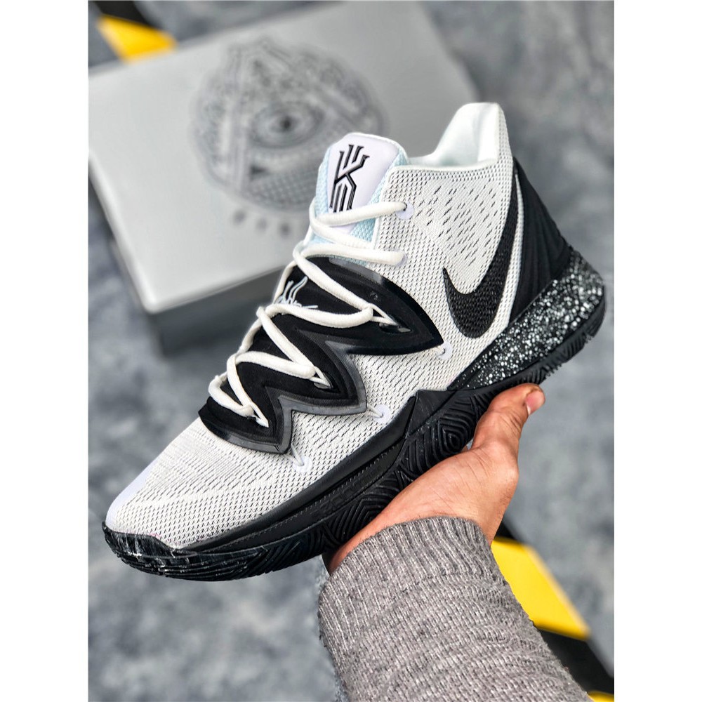 kyrie irving shoes oreo