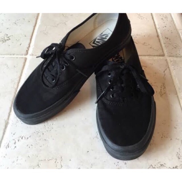 vans classic all black