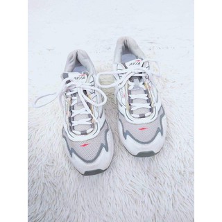 nike avia