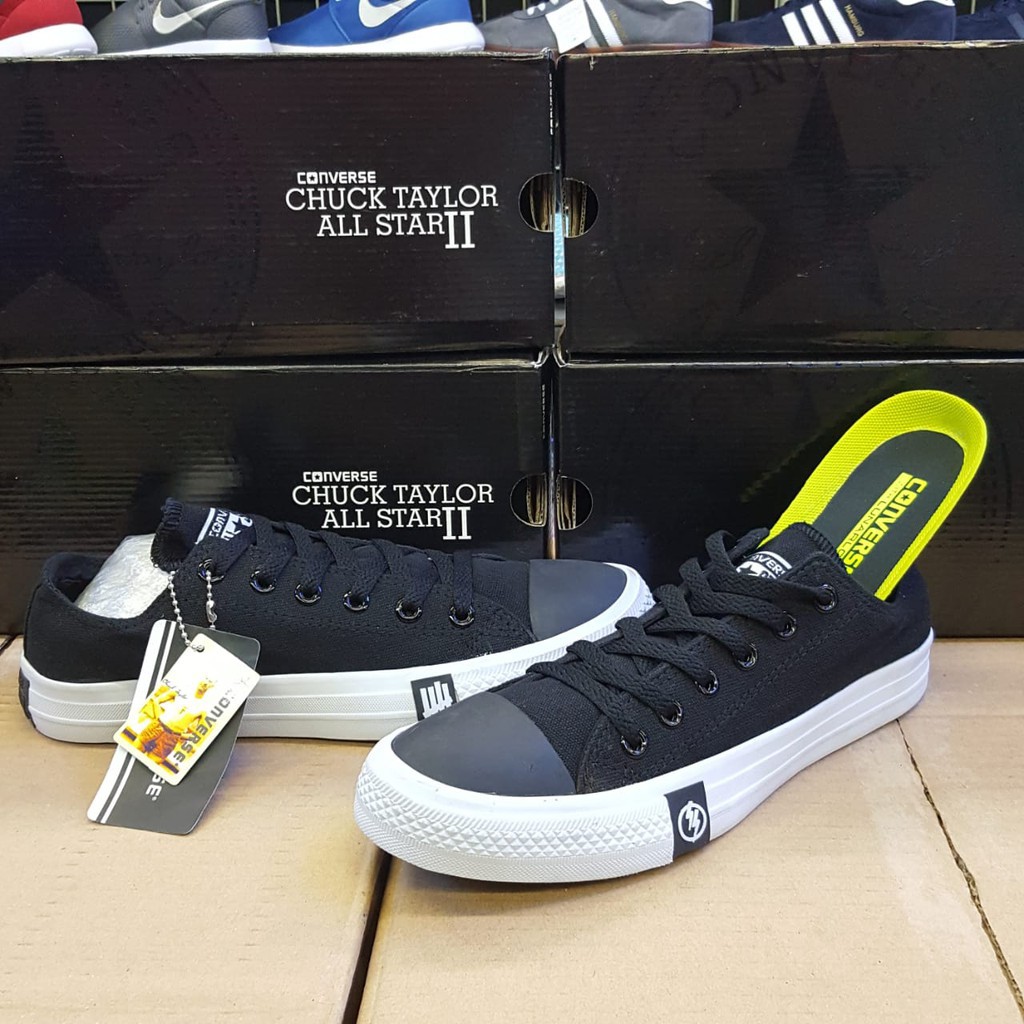 converse weapon sneakers