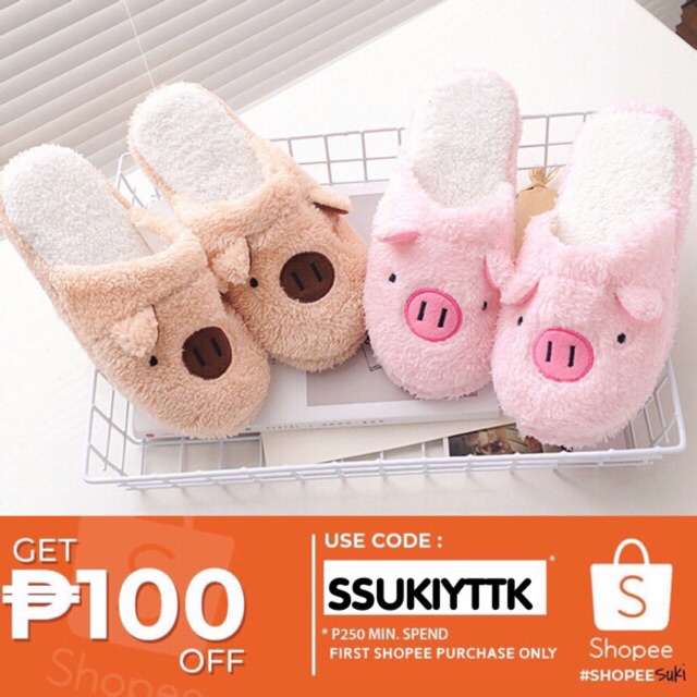 On Hand Pig And Bear Bedroom Slippers