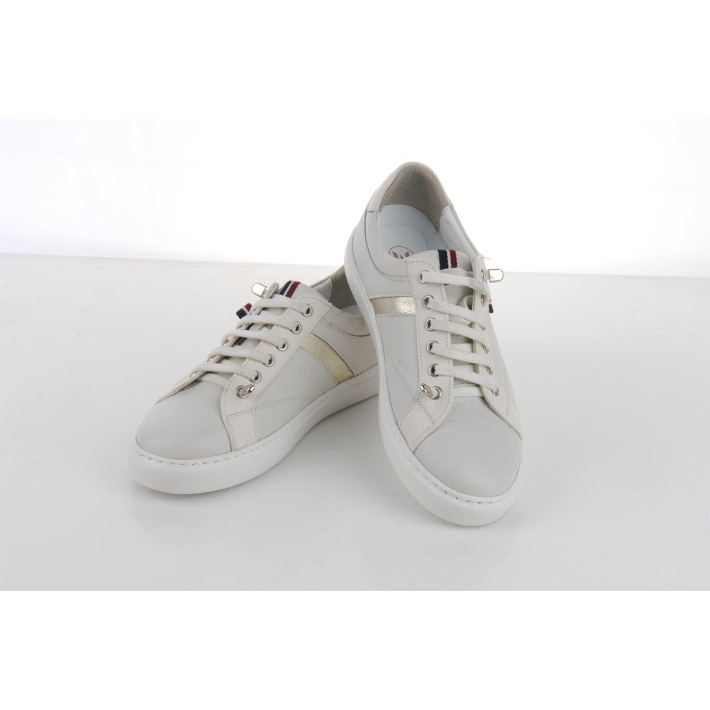 white womens casual sneakers