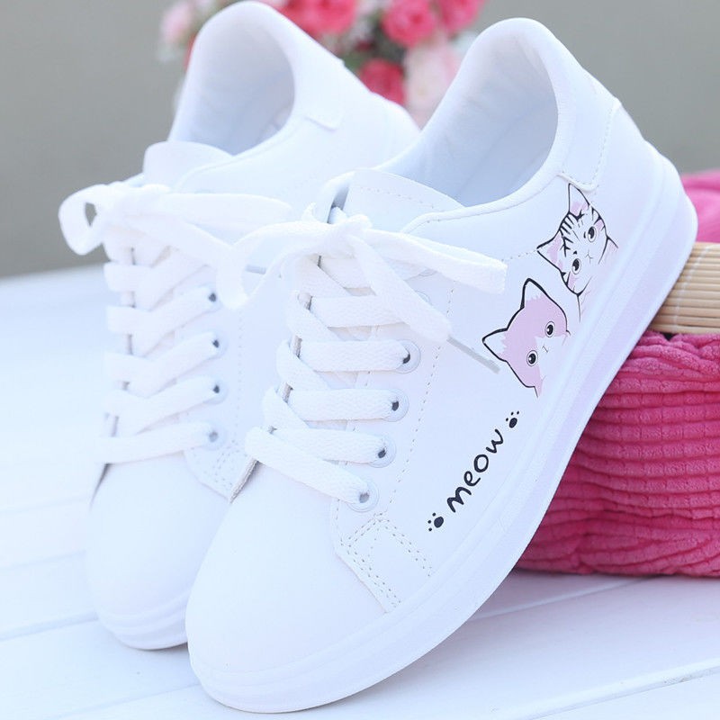 girls white sport shoes