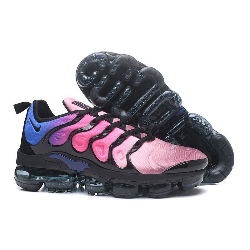 nike vapormax plus hyper violet