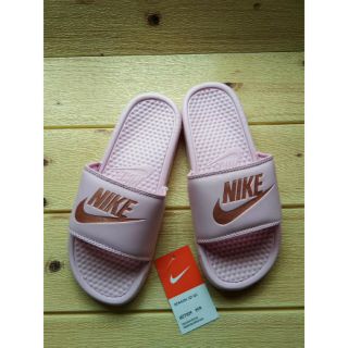 nike benassi slides pink