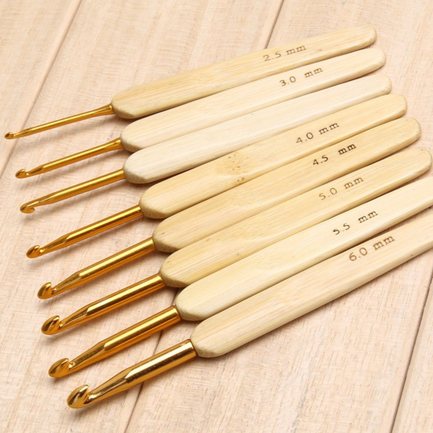 8pcs 8 sizes Bamboo handle Golden Aluminum Crochet Hooks Needles 2.5mm