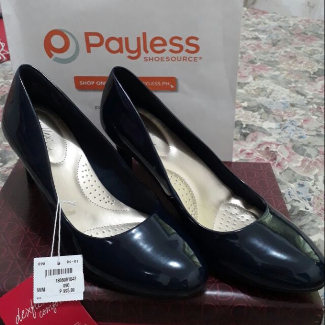 payless black pumps