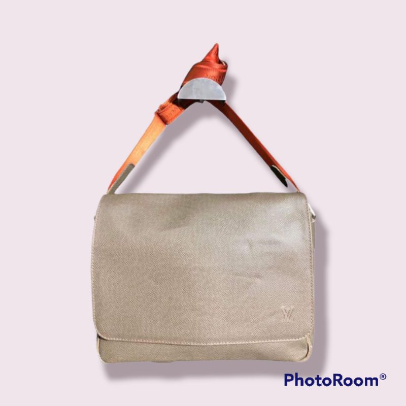 LOUIS VUITTON Messenger Bag Shopee Philippines