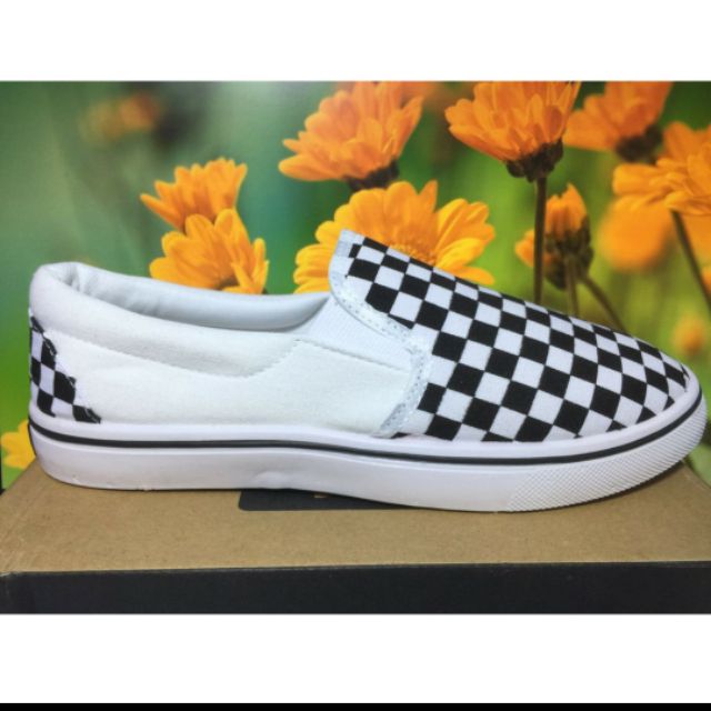 Vans shoes slip on and old school for only 500!! | Shopee Philippines