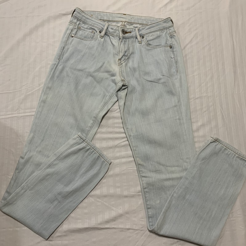 uniqlo light wash jeans