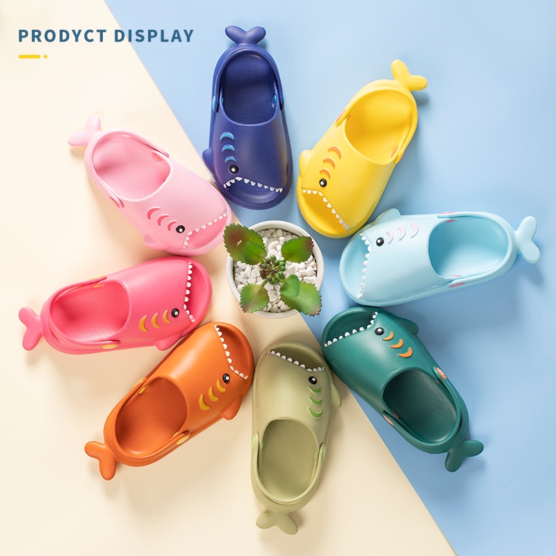 Girls' cave shoes/EVA light bottom non-slip cute cartoon slippers for boys and girls/small shark slippers