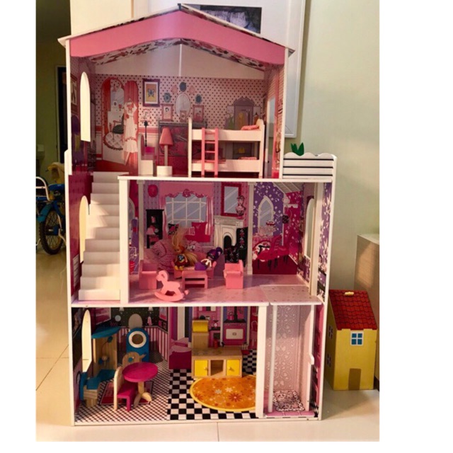 a dollhouse shoppe