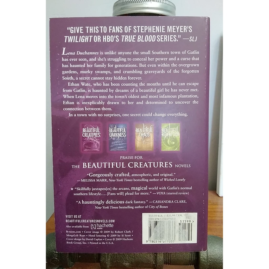 Beautiful Creatures Book Series Review / Book Review