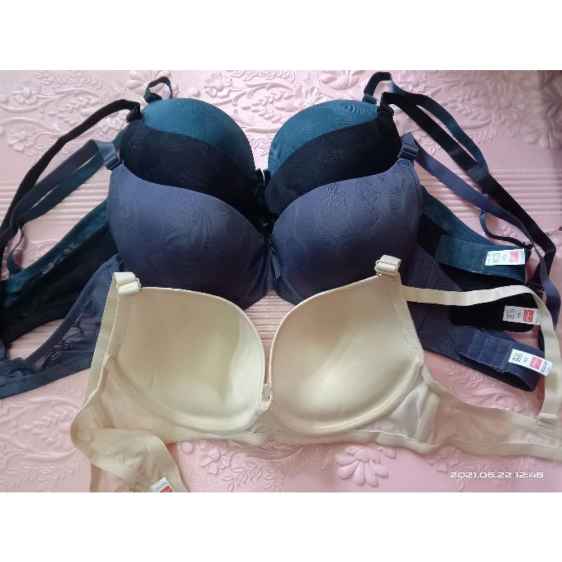 Triumph plus size bra with wire onhand sizes 40,42,44,46 cap B &C ...