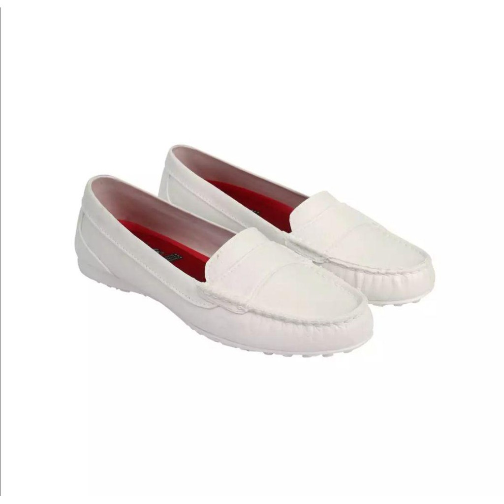 easy soft white shoes