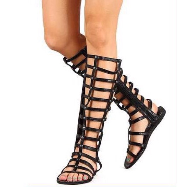 gladiator sandals size 8